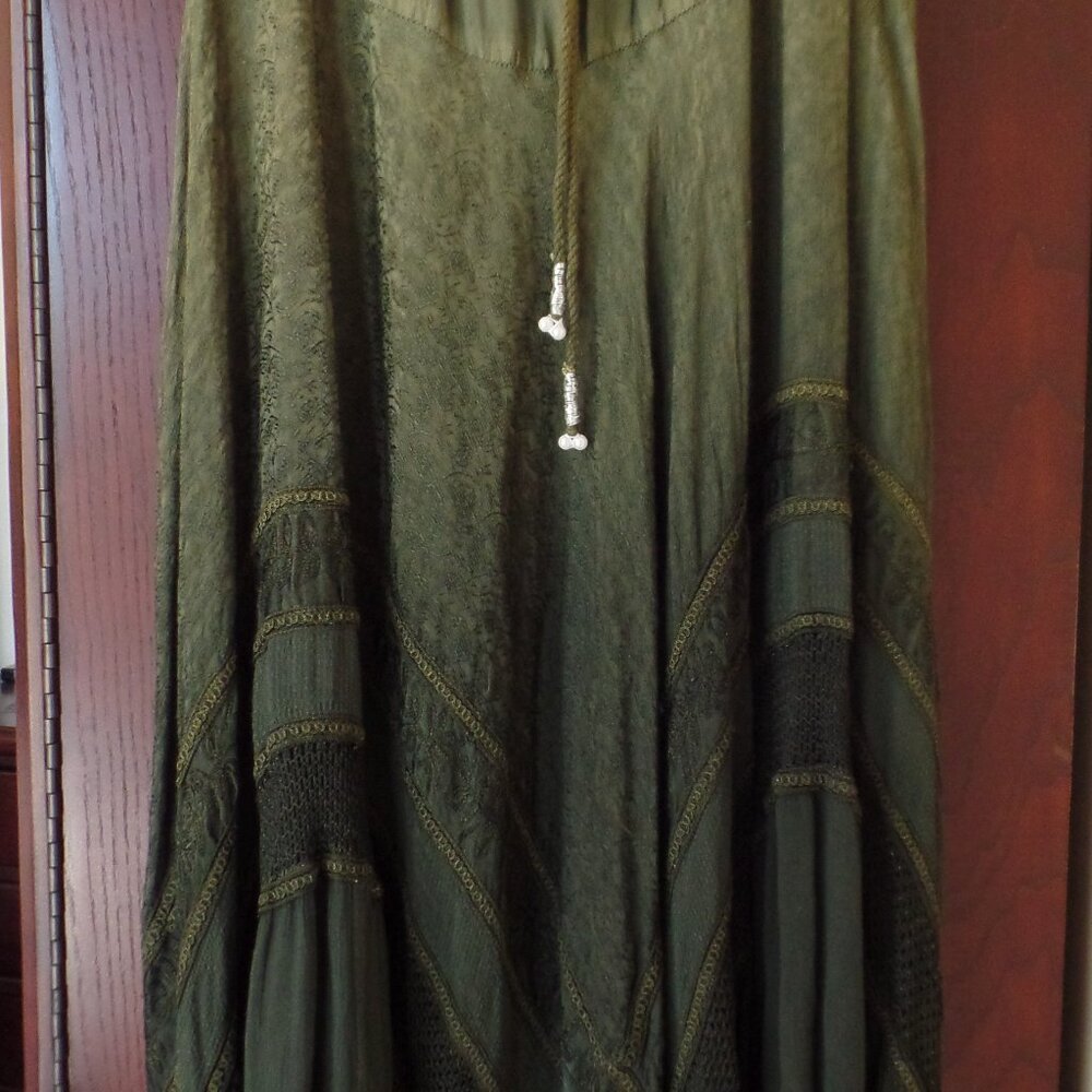 Women's Full Length Bohemian Maxi Flowy Skirt Olive Green - like new